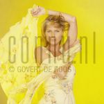 28-06-2004 Milika Peterzon at studio in Amsterdam, by order of Beaumonde Magazine. May 28, 2004.

[keywords]Posed, Eyecontact, Shawl[/keywords]